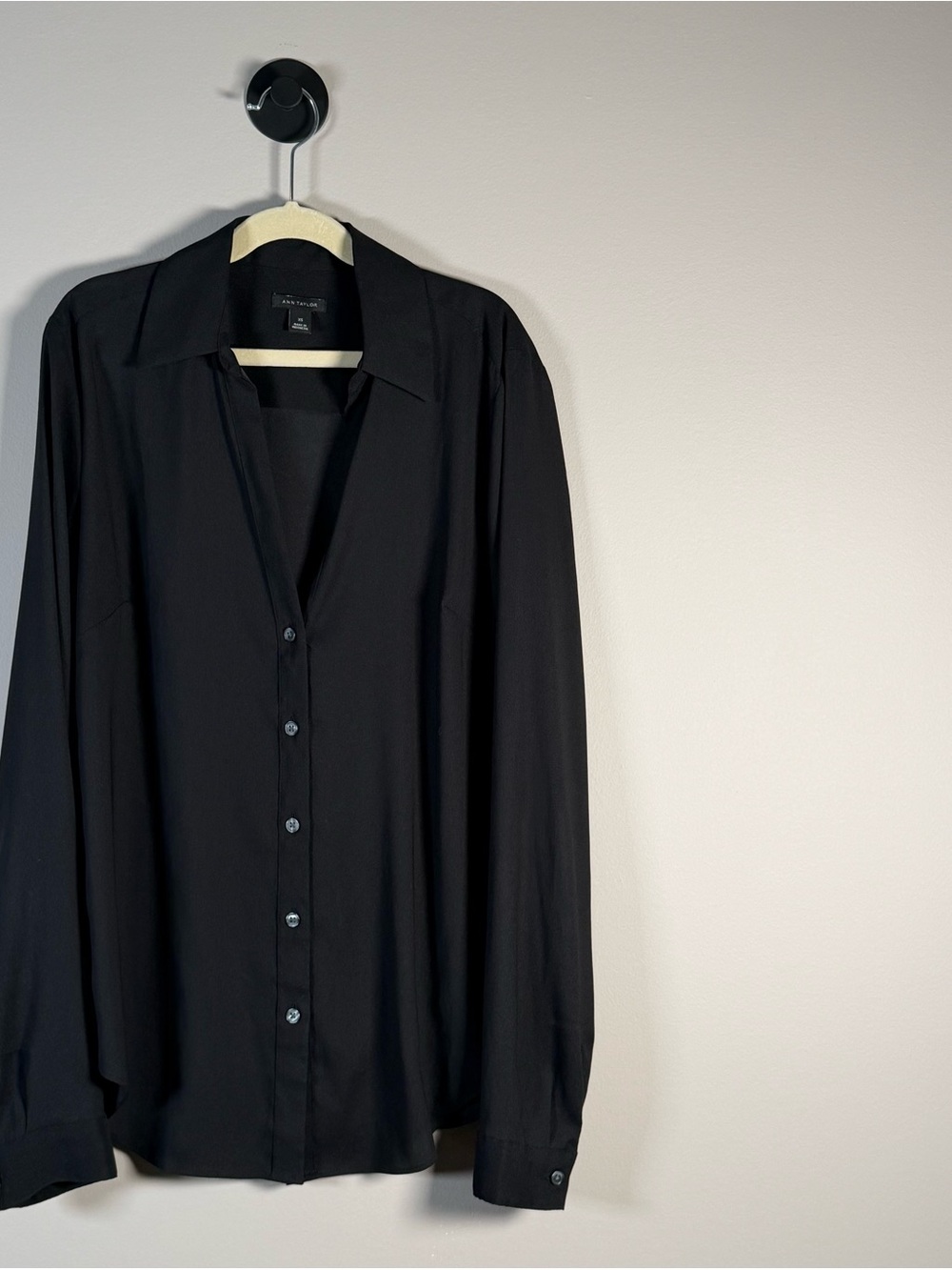 Ann Taylor Black Long-Sleeve Dress Shirt